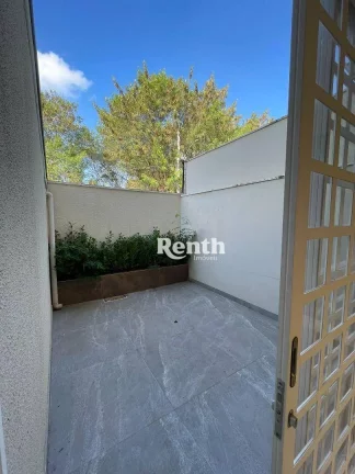 Imagem Sobrado em condomínio com 3 dormitórios por R$ 530.000