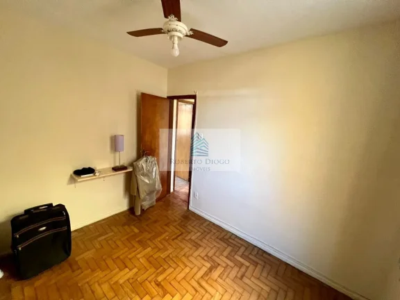 Imagem Apartamento à venda em Niterói-RJ, bairro São Lourenço: 2 quartos, 1 sala, 1 banheiro, 1 vaga de garagem - 50m² de área.