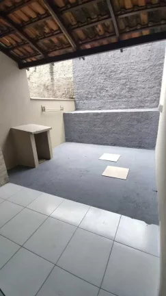 Imagem Geminado com 2 dormitórios amplos sendo 1 com sacada e 1 vaga - Petrópolis | Joinville/SC