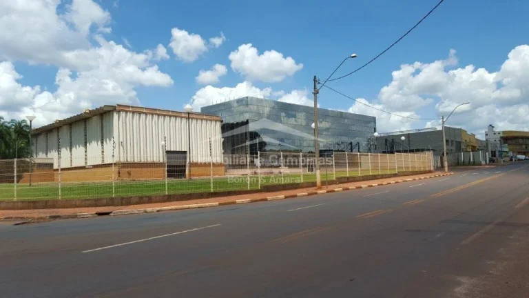 Imagem Prédio industrial/comercial diferenciado, próximo da Rodovia Professor Zeferino Vaz (SP 332), pró...