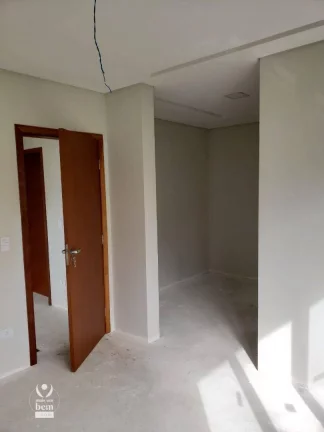 Imagem Amplo sobrado de 121 m² com 3 quartos sendo 1 suíte, 2 vagas de garagem à venda por R$ 650.000 - Campo de Santana - Curitiba/PR