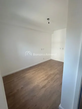 Imagem Espetacular, este apartamento de 96 m² oferece uma sala de estar e jantar integradas, com amplas ja...