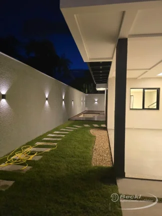 Imagem Casa Alto Padrão Geminada no bairro América - Joinville