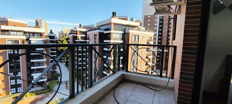 Imagem Apartamento 3 quartos mobiliado no Ahú - Aluguel R$4.500,00.
