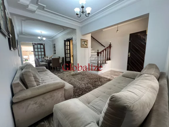 Imagem Lindo Sobrado à venda com 3 Suítes, 2 Vagas e Churrasqueira no Bairro do Boqueirão em Santos por R$ 1.530.000,00. IMPERDÍVEL