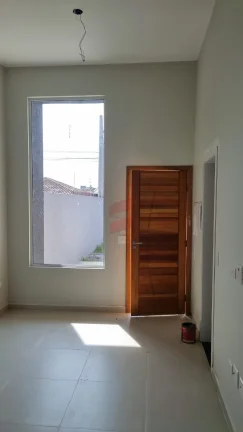 Imagem Are you sure to stop exam tracking?Yes NoStop exam trackingLinda casa com 89m² de área construída, 3 quartos sendo 1 uma suíte, bwc, cozinha, lavanderia, casa com pé direito de 4 metros na sala. Acabamento em porcelanato e garagem para dois carros. 