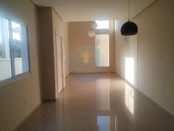 Imagem Casa com 4 Suítes e Área Gourmet em Condomínio Arborizado