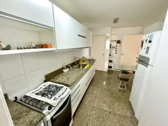 Imagem Aluguel de Temporada: Exclusividade na Praia da Bacutia, Guarapari!
Descubra o privilégio de viver ...