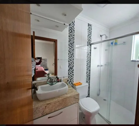 Imagem Sobrado Marvilhoso 180 m² com 3 Dormtorios 3 suites e 4 vagas de Garagens