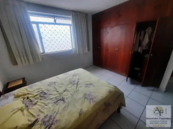 Imagem Casa Comercial para Venda em Goiânia, SETOR AEROPORTO, 4 dormitórios, 1 suíte, 3 banheiros, 3 vagas