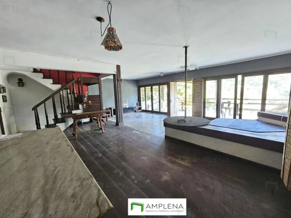 Imagem Oportunidade Única! Casa com Potencial de Valorização! Para Reformar e deixar do seu jeito! Casa 4 quartos à venda em Laranjeiras - Rio de Janeiro/RJ