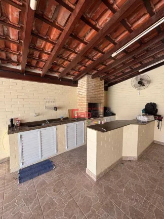 Imagem Casa com 3 dormitórios à venda, 130 m² por R$ 750.000,00 - Balneário São Pedro - São Pedro da Aldeia/RJ