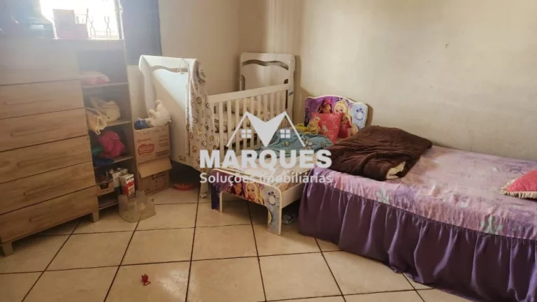 Imagem Imovel c/ 250m2 possui 2 casas