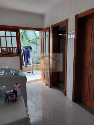 Imagem IMPECÁVEL! AO LADO DO SHOPPING GRANJA VIANA, 3 QUARTOS SENDO UM SUITE, 4 VAGAS