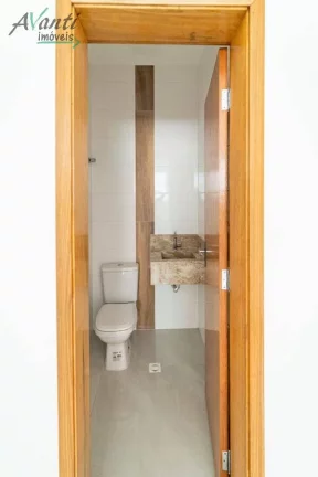 Imagem Casa sobreposta à venda no Campo Grande em Santos – 3 suítes, 4 vagas – R$ 1.300.000