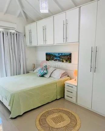 Imagem Casa duplex mobiliada à venda de 4 quartos no bairro Rasa em Búzios.