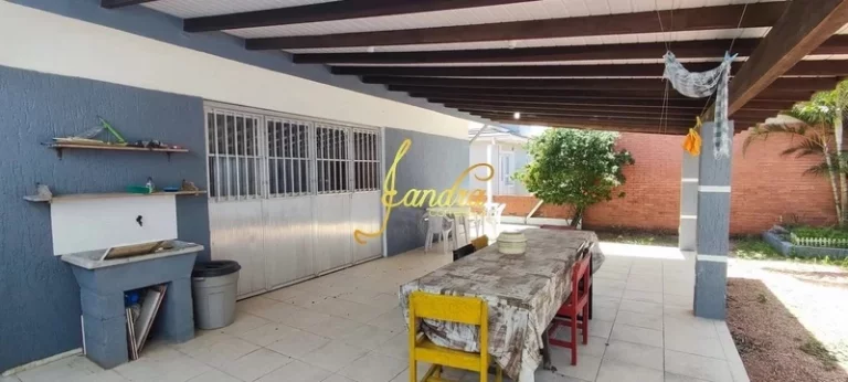 Imagem Casa no centro de Xangri-lá com 04 dormitórios