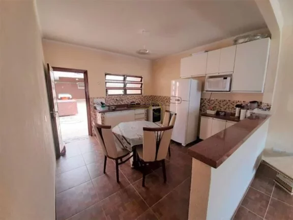 Imagem Casa térrea de alto padrão à venda em Peruíbe, com edícula sendo 2 suítes