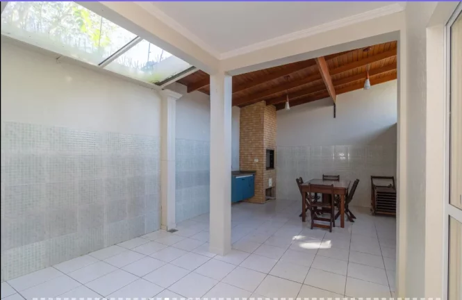 Imagem Sobrado de 3 quartos no bairro Campo Comprido