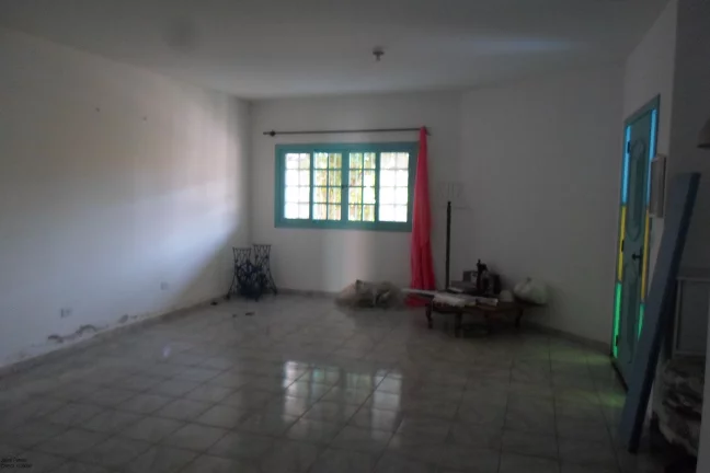 Imagem Casa com edícula a 200m da praia à venda em Peruíbe.
