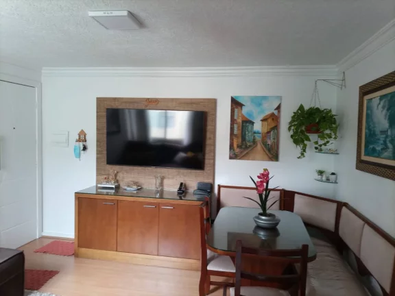 Imagem Apartamento com 2 Quartos Reformado no Tatuquara