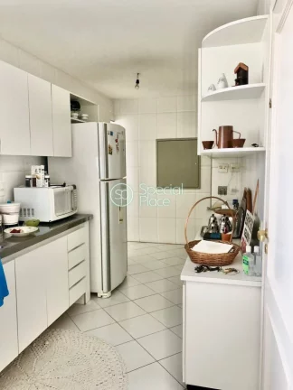 Imagem Excelente apartamento de 245 m², living para dois ambientes, varanda gourmet, 04 suítes com armár...