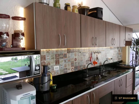 Imagem Chacara no Centro de Atibaia/SP -Terreno de 1.500M² com 2 Casas Incriveis