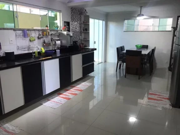 Imagem CASA COM 4 DORMITÓRIOS À VENDA, 390 M² POR R$ 1.600.000,00 - GLÓRIA - MACAÉ/RJ