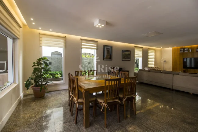 Imagem Casa a venda mobiliada e reformada - Alphaville 6 | 4 suítes - 4 vagas - 360m² AC - 360m² AT | R$2.990.000