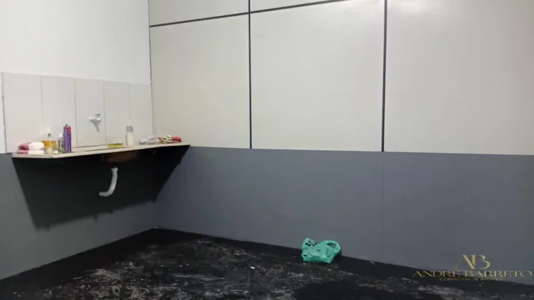 Imagem IMÓVEL COMERCIAL PRONTO PARA OPERAÇÃO | JARDIM LIMOEIRO - CAMAÇARI | 212m² | PÉ-DIREITO ELEVADO | ESTACIONAMENTO