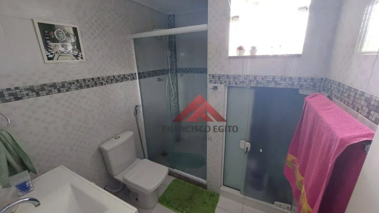 Imagem Casa com 2 dormitórios à venda, 100 m² por R$ 190.000,00 - Centro - São Gonçalo/RJ