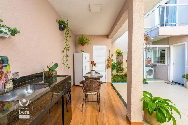 Imagem Sobrado com 3 dormitórios à venda, 162 m² por R$ 1.100.000,00 - Xaxim - Curitiba/PR