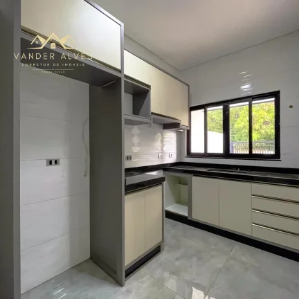 Imagem Casa à Venda: 3 quartos, 1 suíte, 2 salas, 1 vaga de garagem - Região Central de Foz do Iguaçu - 105m²