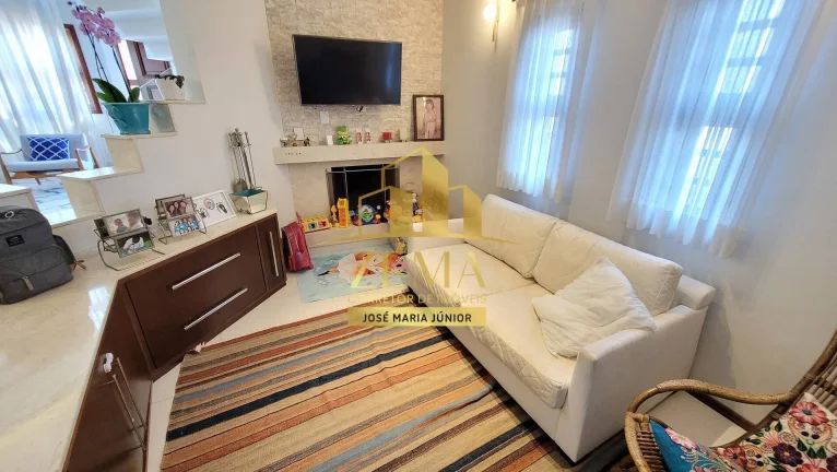 Imagem Sobrado amplo, 03 dorms, mezanino, piscina, 08 vagas, excelente localização