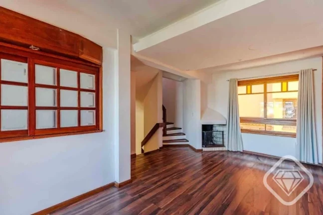 Imagem Casa aconchegante em condomínio no coração da Zona Sul de Porto Alegre.

Brilhante Imóveis apres...