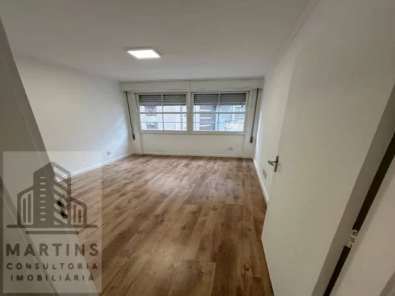 Imagem Reformado, 1 Dorm, Quadra da Praia da Pompéia em Santos
