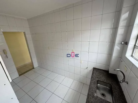 Imagem Apartamento de frente no 1º andar em predinho com 2 dormitórios à venda, 60 m² por R$ 318.000 - Campo Grande - Santos/SP