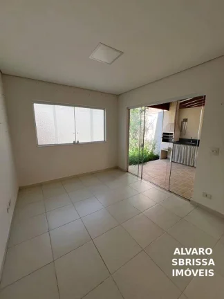 Imagem Excelente casa com 3 dormitórios 1 suíte no Condomínio Santa Maria com ar condicionado