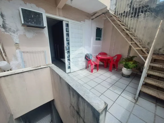 Imagem Casa triplex com duas suítes e terraço, Tingui, Campo Grande