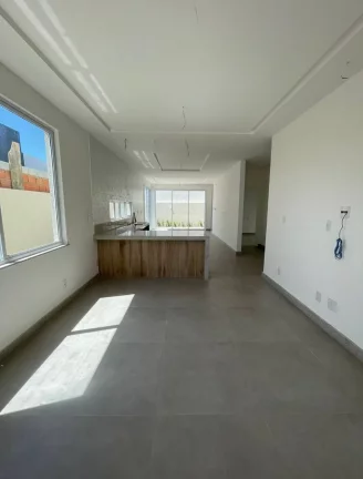 Imagem Terras Alphaville 1 - Casa de 3 suítes com 311m² e 3 vagas de garagem!