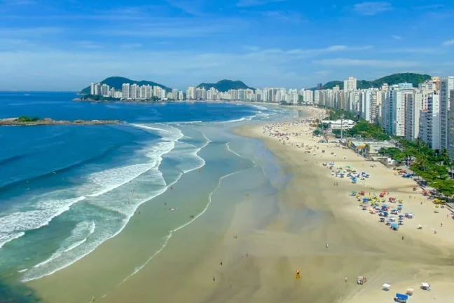 Imagem Pitangueiras - Frente total para o mar - 285 m² úteis - 2 vagas de garagens demarcadas.