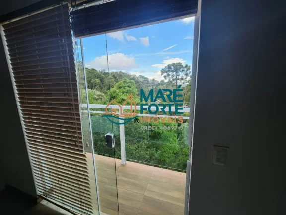Imagem Linda casa em Campos do Jordão! Estuda permuta por casa em Ubatuba