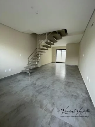 Imagem Casa / Sobrado para Venda em Camboriú / SC no bairro Santa Regina