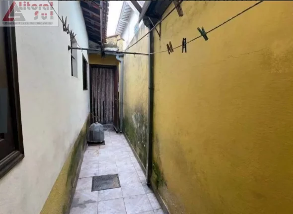 Imagem Imperdível oportunidade! Casa à venda em Praia Grande-SP, bairro Tupi, 3 quartos, 1 sala, 1 banheiro, 105 m² de área.
