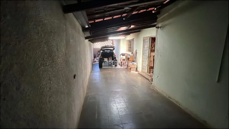 Imagem Linda casa à venda no bairro Estados Unidos em Uberaba | 3 dormitórios, piscina e móveis planejados!