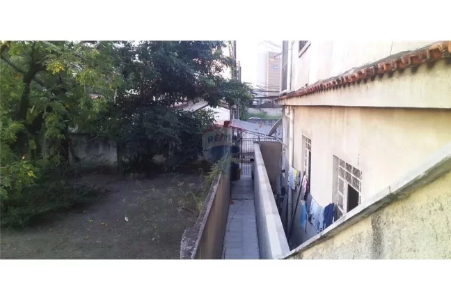 Imagem Imóvel amplo bem localizado no centro comercial ao lado do Shopping Partage