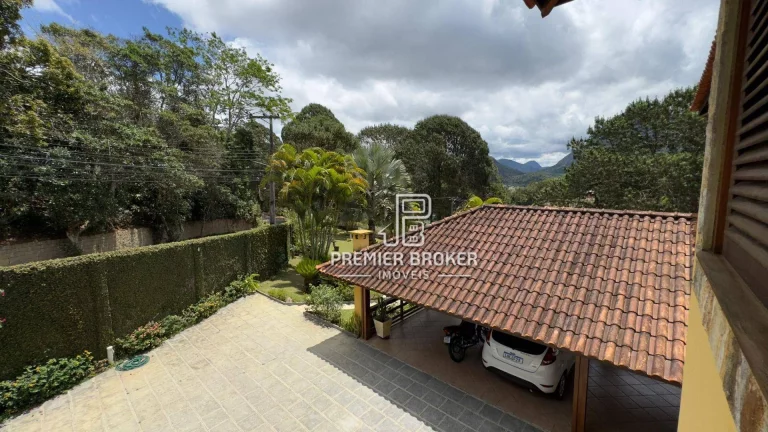 Imagem Casa com 5 dormitórios à venda, 450 m² por R$ 1.979.000,00 - Albuquerque - Teresópolis/RJ