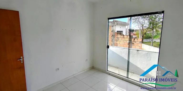 Imagem Oportunidade Única! Casa com 3 Quartos, Garagem Coberta e Ótima Localização