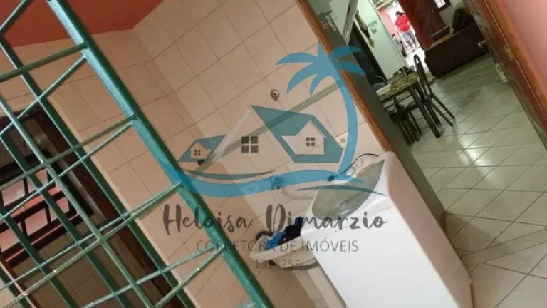 Imagem Sobrado com 98m² a venda na Barra da Lagoa em Ubatuba, 2 dormitórios, 3 banheiros, 3 vagas de garagens.