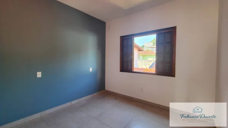 Imagem Casa recém reformada no Perequê Açú